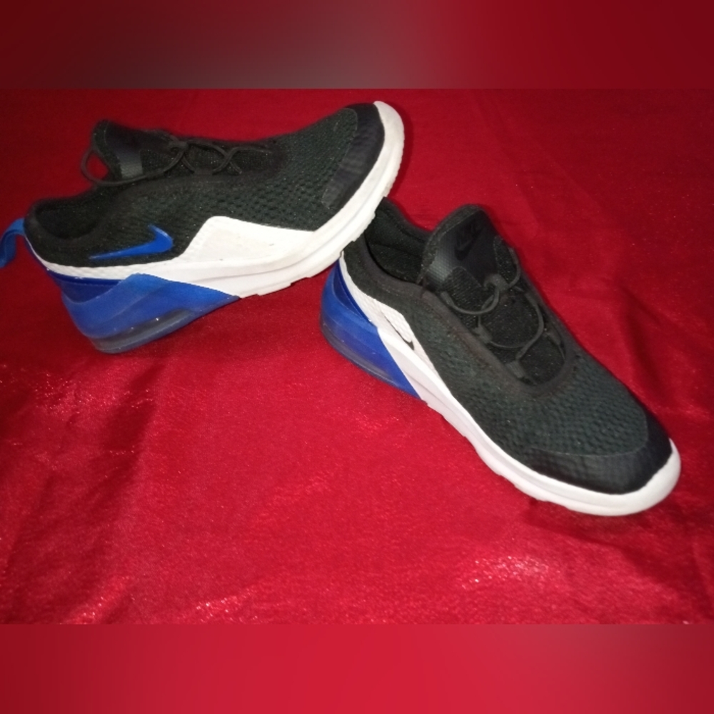 Boys nikes